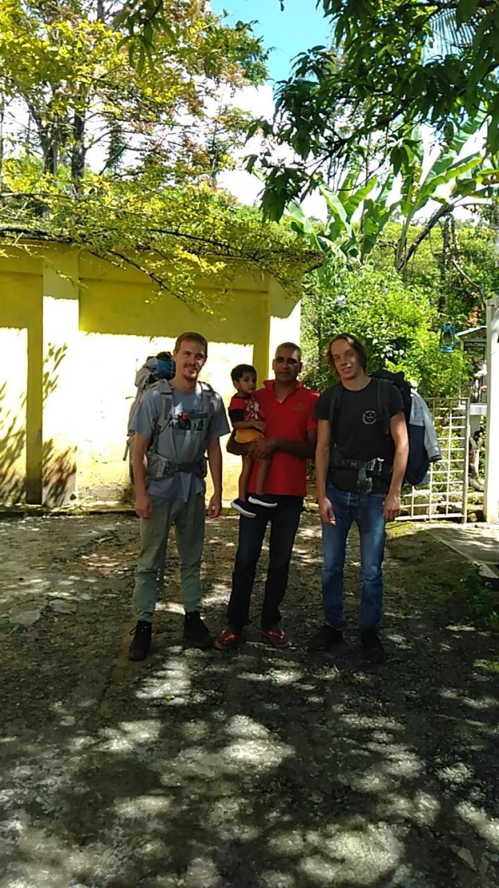 Trinish Homestay ฮัตตอน ภายนอก รูปภาพ